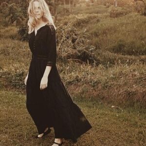 Doen Provencal Black Embroidered Dress Size Small